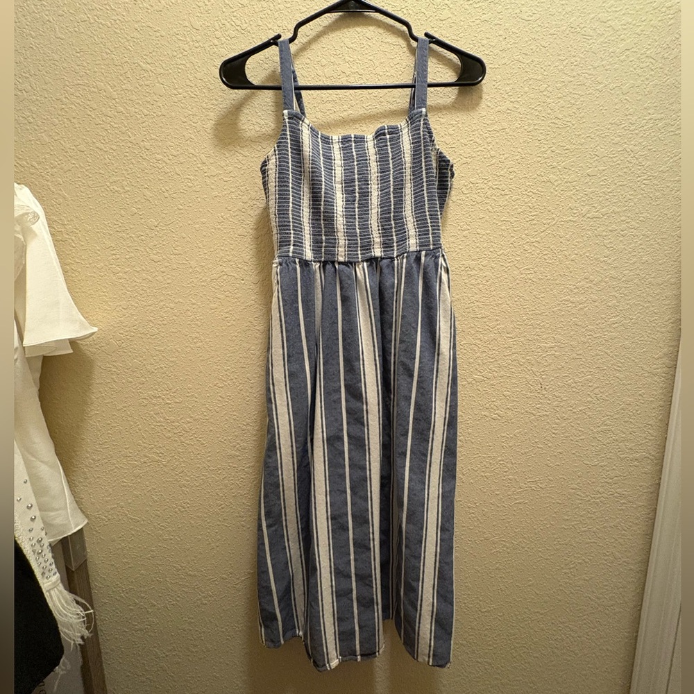 Old Navy smocked stripe midi dress size xs